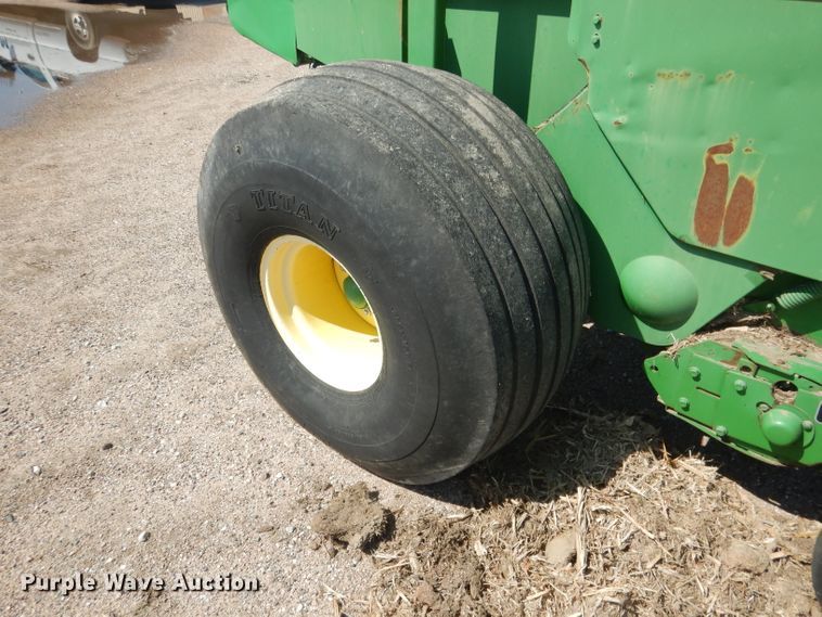 image for item DG5822 2009 John Deere 568 Mega Wide Plus round baler