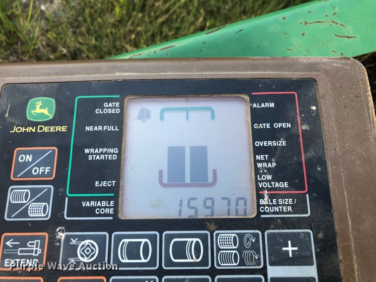 image for item DG5822 2009 John Deere 568 Mega Wide Plus round baler