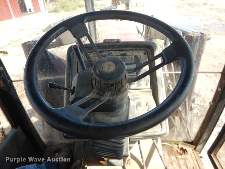 image for item DG5823 1997 Case IH 5240 tractor