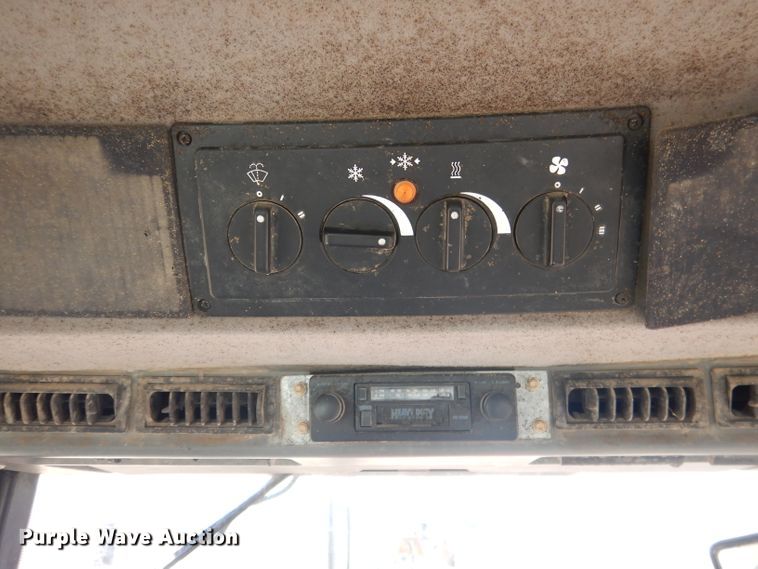 image for item DG5823 1997 Case IH 5240 tractor