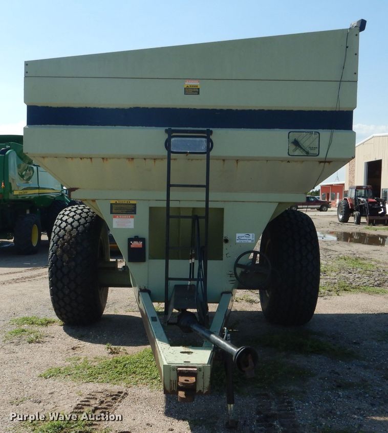 image for item DG5824 Orthman 608-020 grain cart