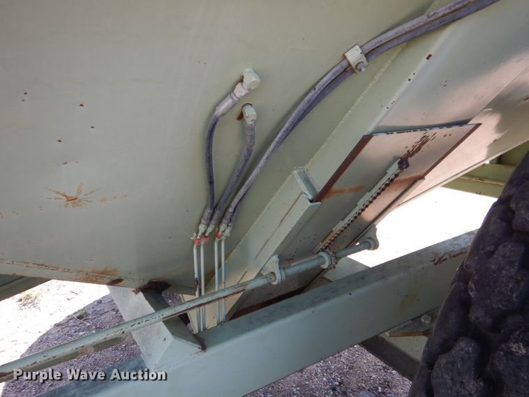 image for item DG5824 Orthman 608-020 grain cart