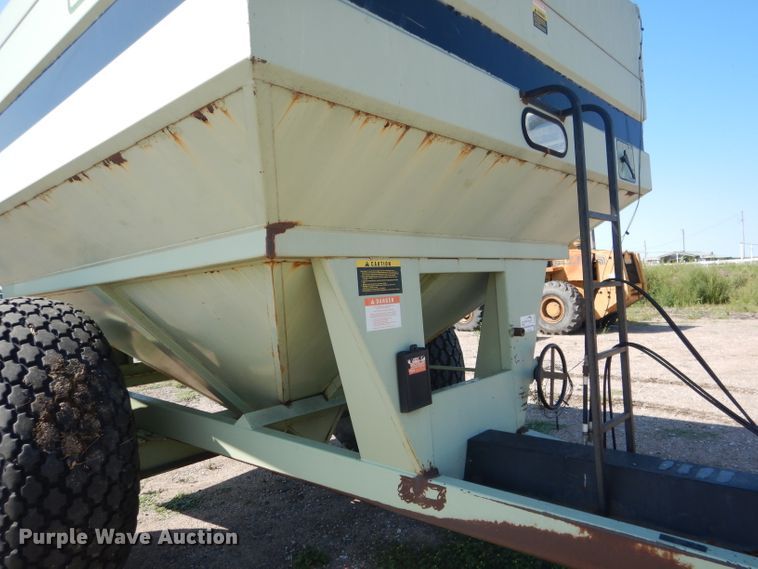 image for item DG5824 Orthman 608-020 grain cart