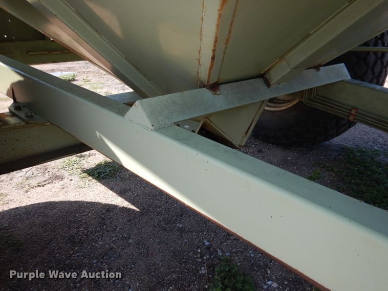 image for item DG5824 Orthman 608-020 grain cart