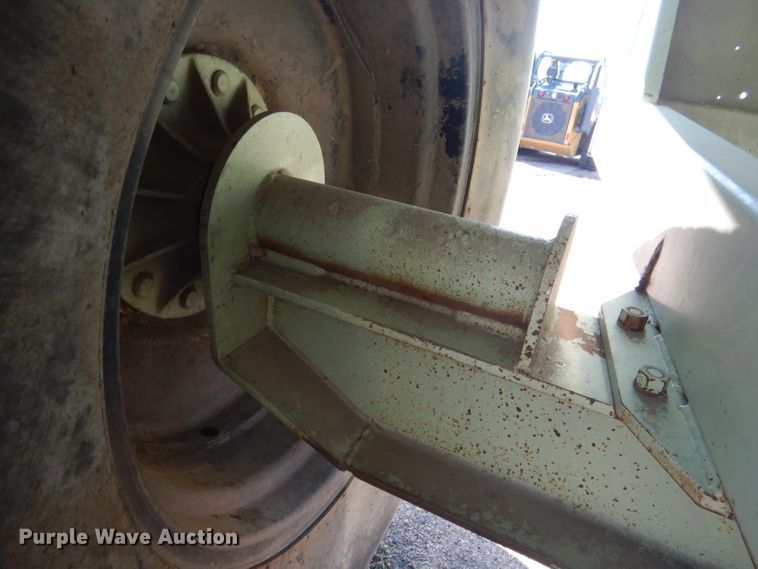 image for item DG5824 Orthman 608-020 grain cart