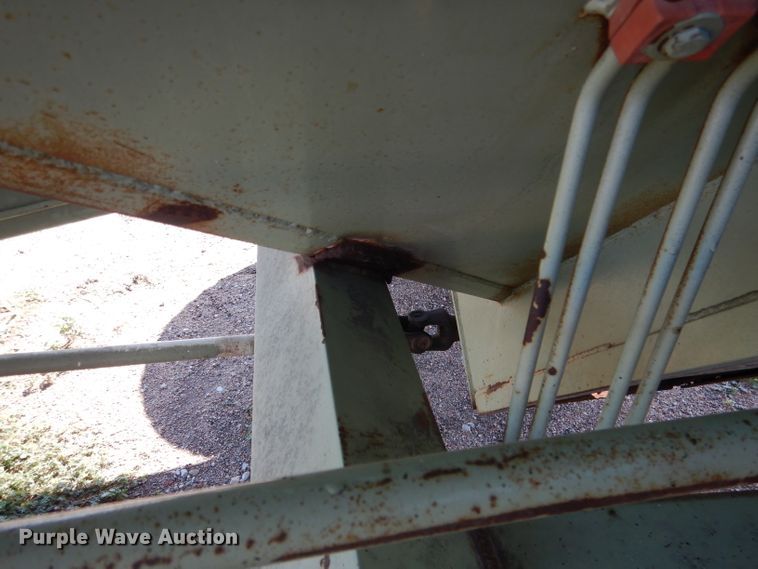 image for item DG5824 Orthman 608-020 grain cart