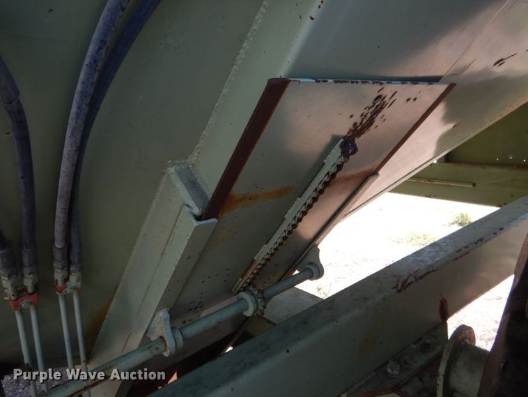 image for item DG5824 Orthman 608-020 grain cart