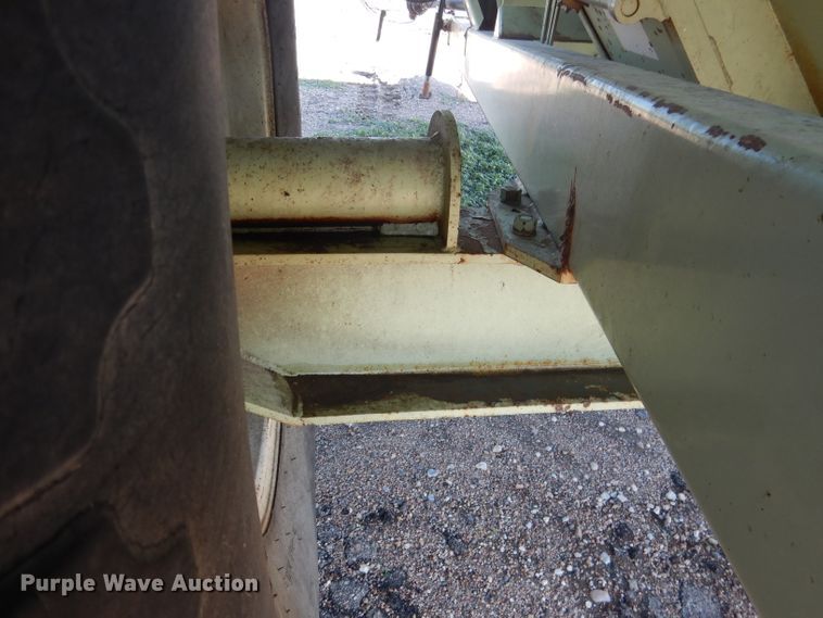 image for item DG5824 Orthman 608-020 grain cart