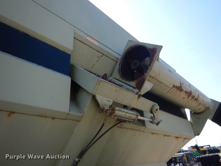 image for item DG5824 Orthman 608-020 grain cart