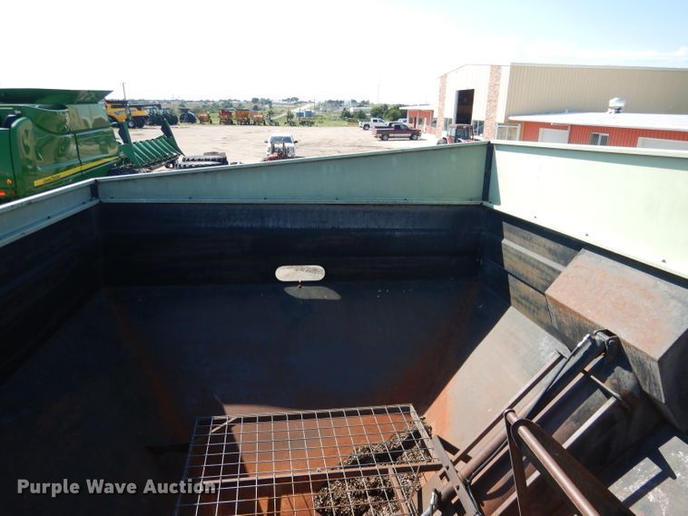 image for item DG5824 Orthman 608-020 grain cart