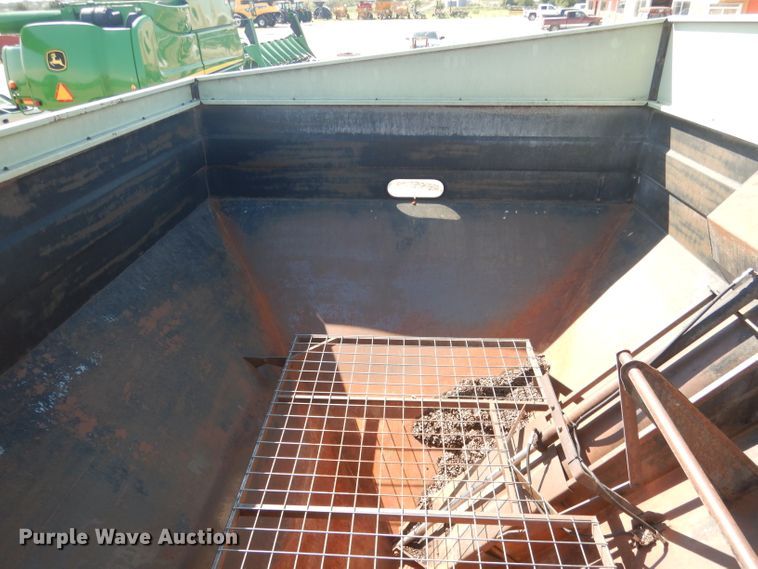 image for item DG5824 Orthman 608-020 grain cart