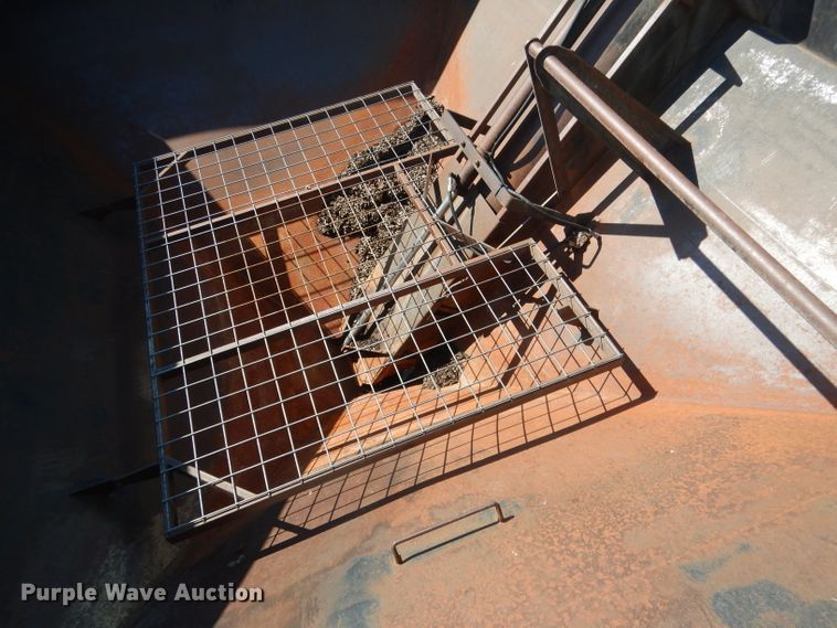 image for item DG5824 Orthman 608-020 grain cart