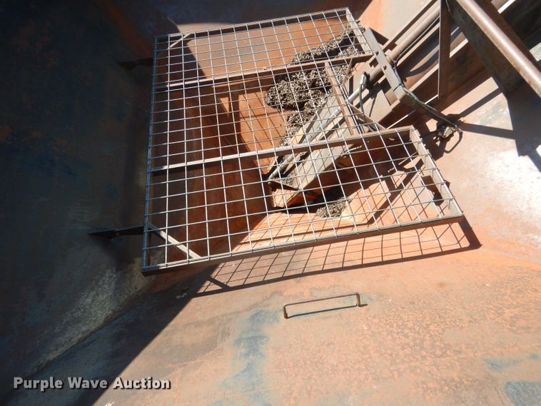 image for item DG5824 Orthman 608-020 grain cart