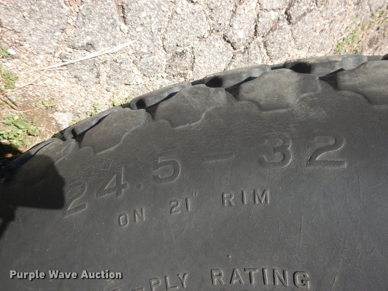 image for item DG5824 Orthman 608-020 grain cart