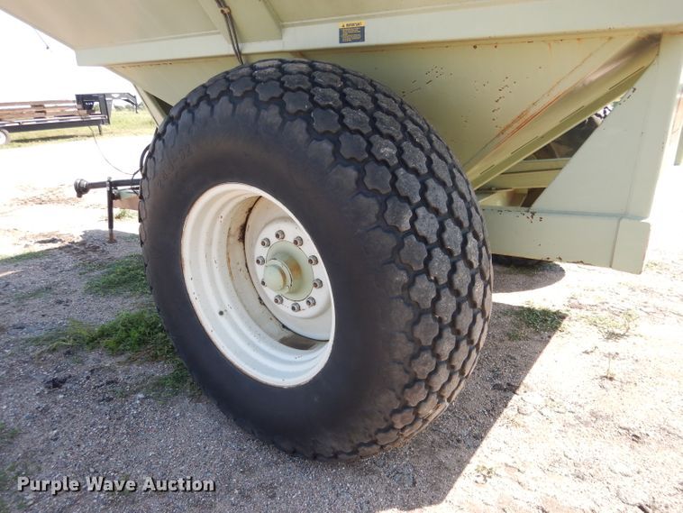 image for item DG5824 Orthman 608-020 grain cart