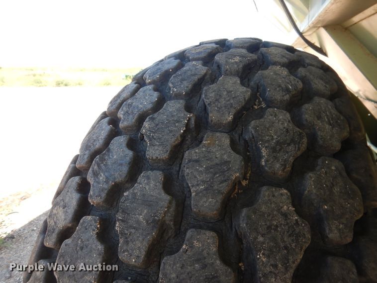 image for item DG5824 Orthman 608-020 grain cart