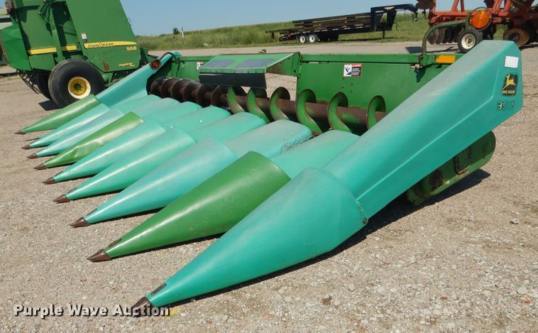 image for item DG5825 John Deere 893 corn head