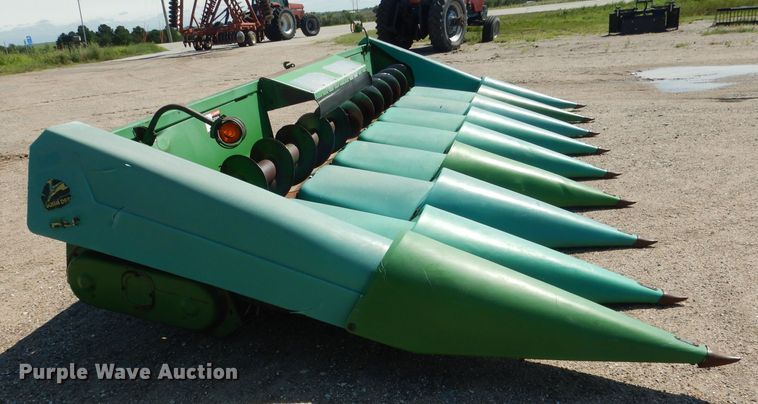 image for item DG5825 John Deere 893 corn head