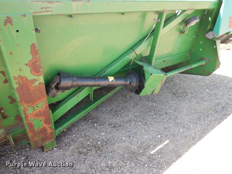 image for item DG5825 John Deere 893 corn head