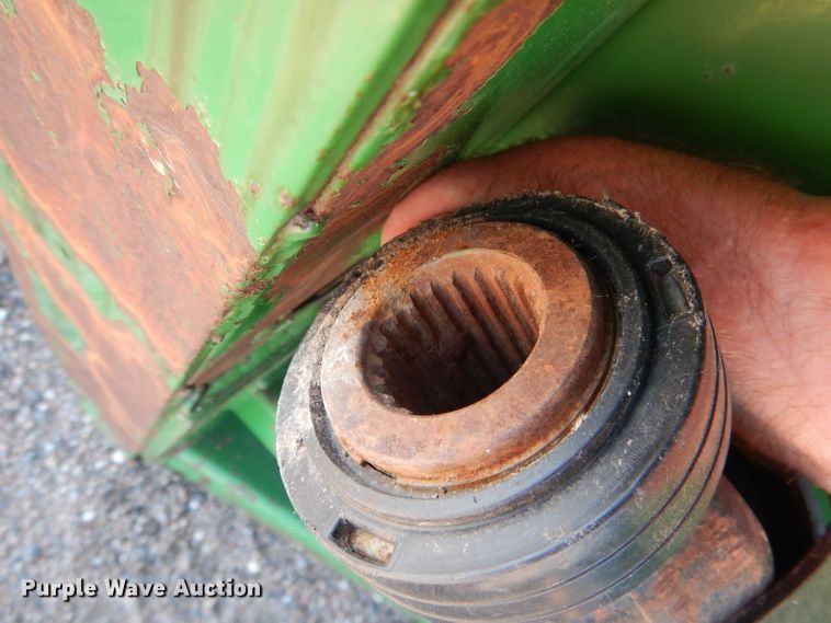 image for item DG5825 John Deere 893 corn head