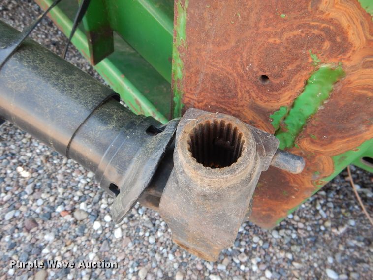 image for item DG5825 John Deere 893 corn head