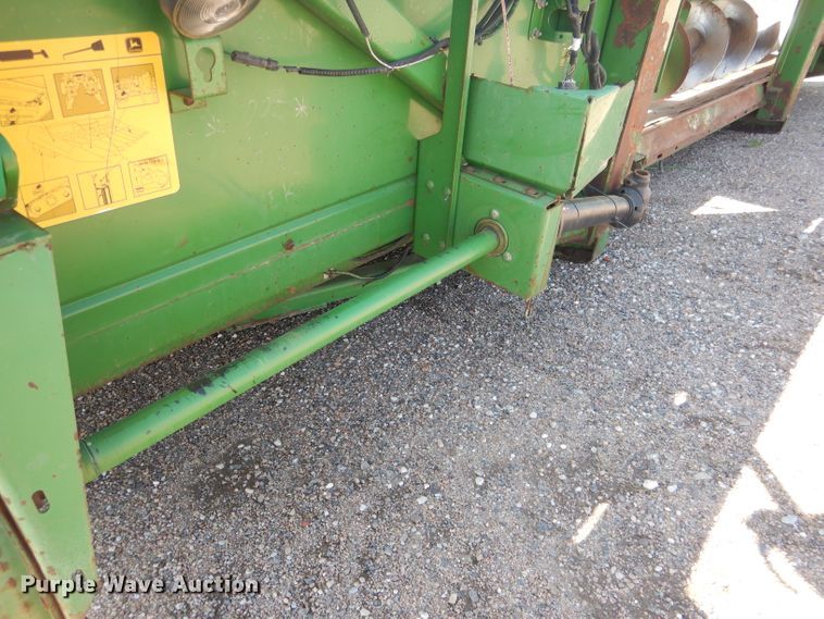 image for item DG5825 John Deere 893 corn head