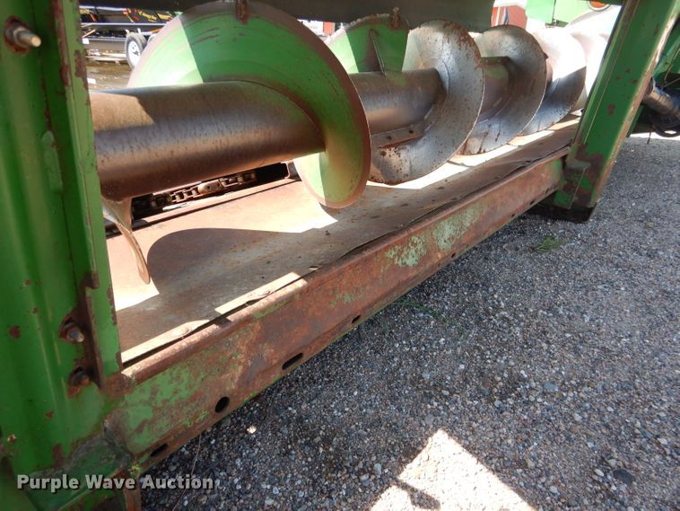 image for item DG5825 John Deere 893 corn head