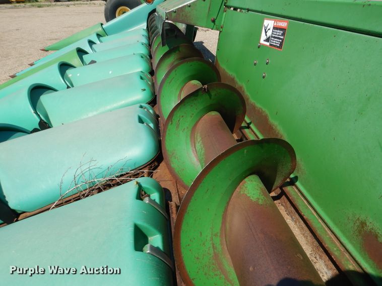 image for item DG5825 John Deere 893 corn head