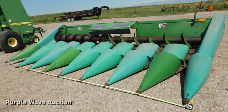 image for item DG5825 John Deere 893 corn head