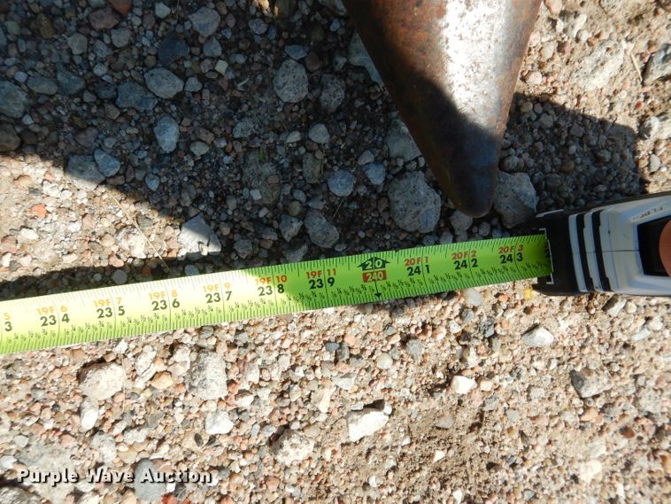 image for item DG5825 John Deere 893 corn head