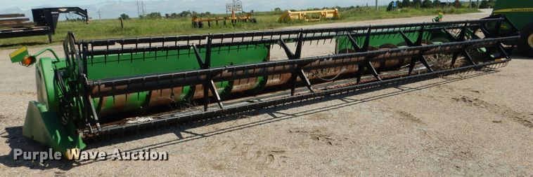 image for item DG5826 2001 John Deere 930F flex head