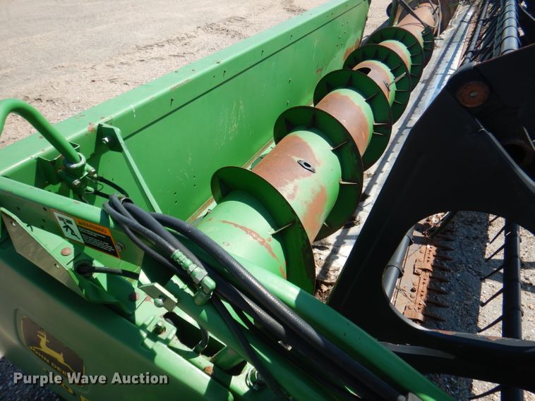 image for item DG5826 2001 John Deere 930F flex head