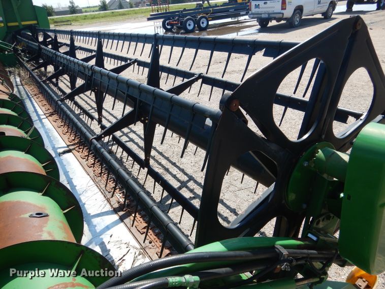 image for item DG5826 2001 John Deere 930F flex head