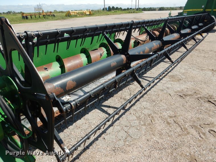 image for item DG5826 2001 John Deere 930F flex head