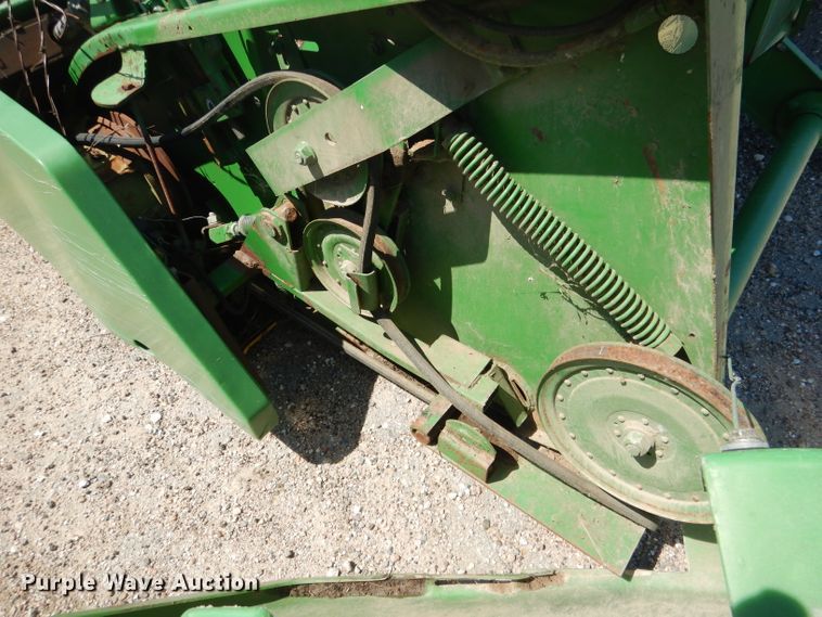 image for item DG5826 2001 John Deere 930F flex head