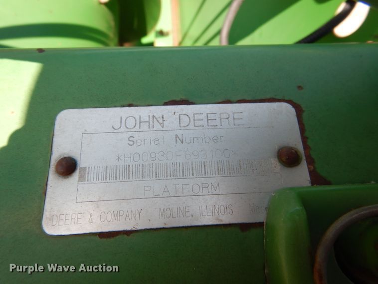 image for item DG5826 2001 John Deere 930F flex head