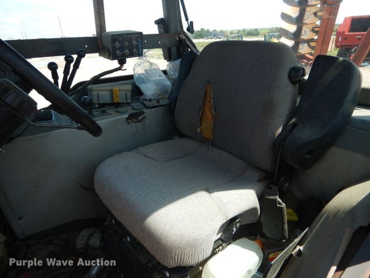 image for item DG5828 1994 Case IH 7220 tractor