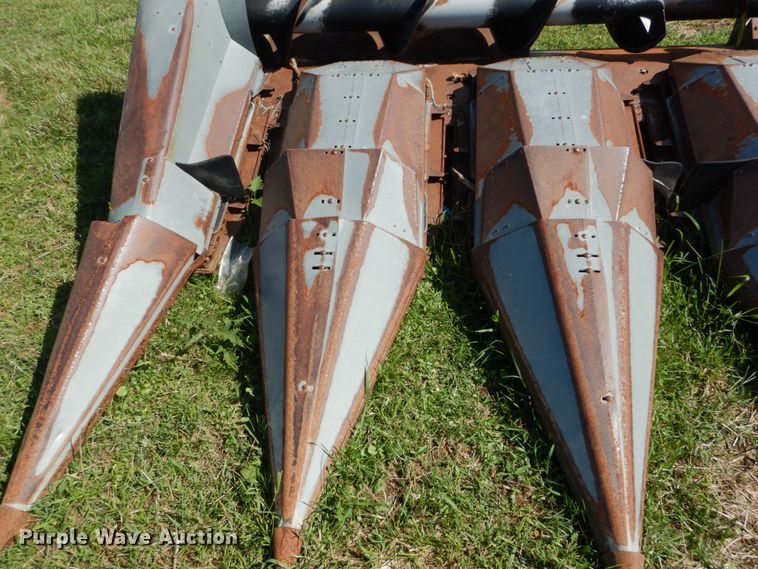 image for item DH2036 AGCO Gleaner Hugger corn head