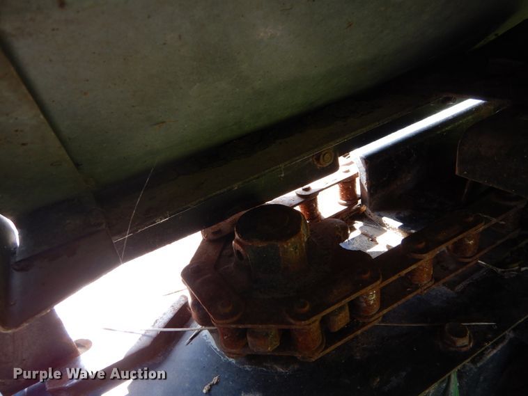 image for item DH2036 AGCO Gleaner Hugger corn head