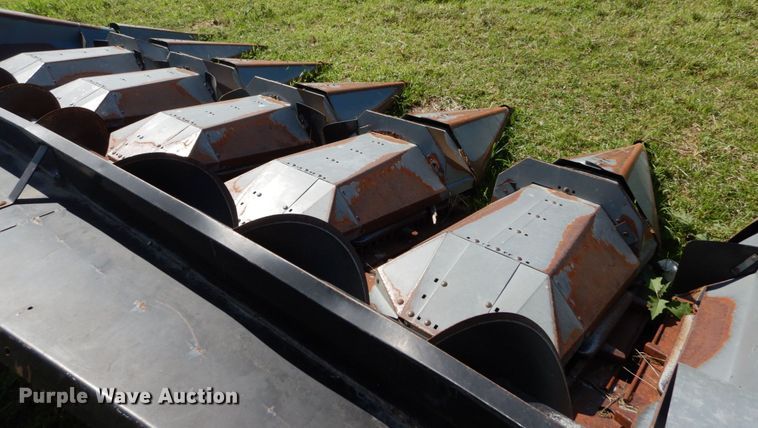 image for item DH2036 AGCO Gleaner Hugger corn head