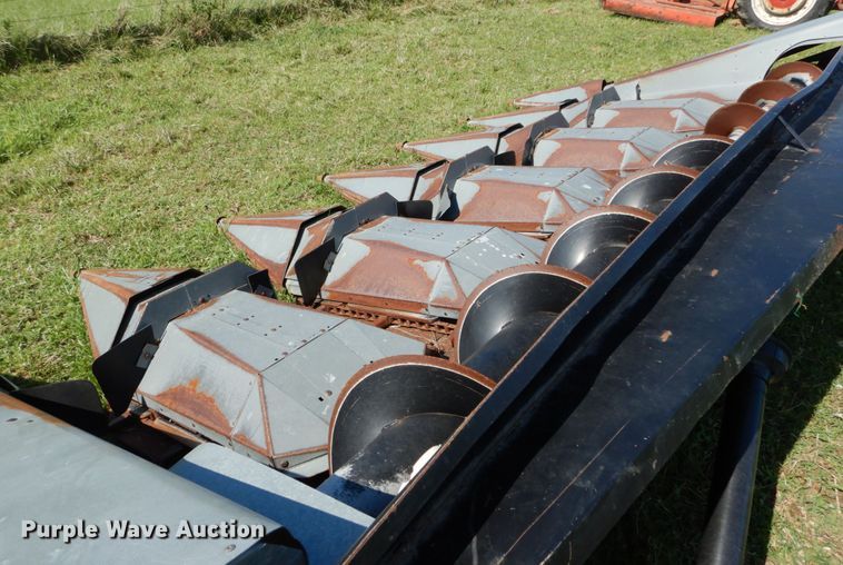 image for item DH2036 AGCO Gleaner Hugger corn head