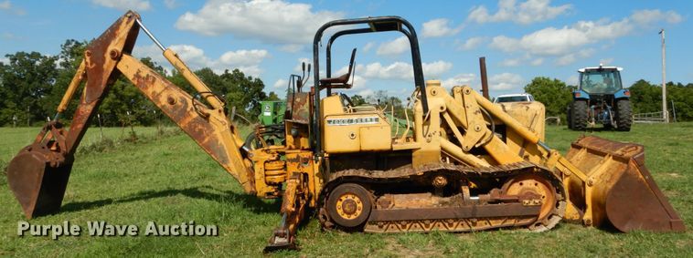 image for item DH2038 1971 John Deere 450B track loader