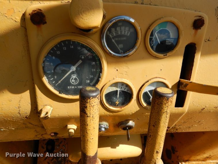 image for item DH2038 1971 John Deere 450B track loader