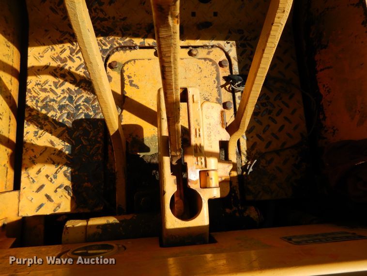 image for item DH2038 1971 John Deere 450B track loader