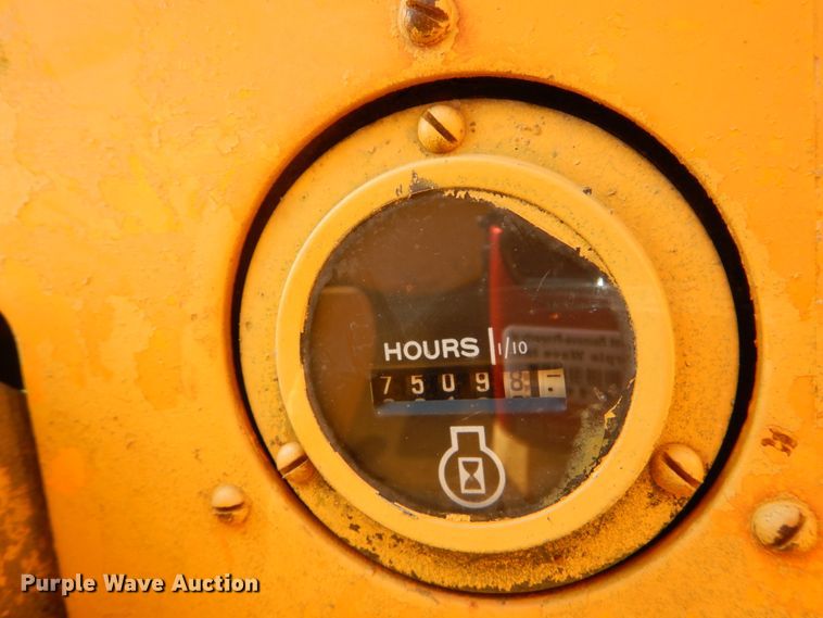 image for item DH2038 1971 John Deere 450B track loader