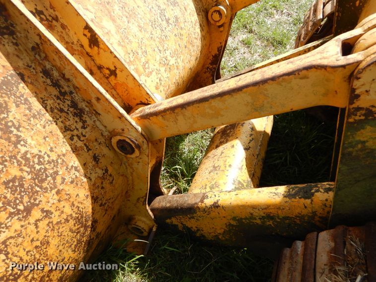 image for item DH2038 1971 John Deere 450B track loader