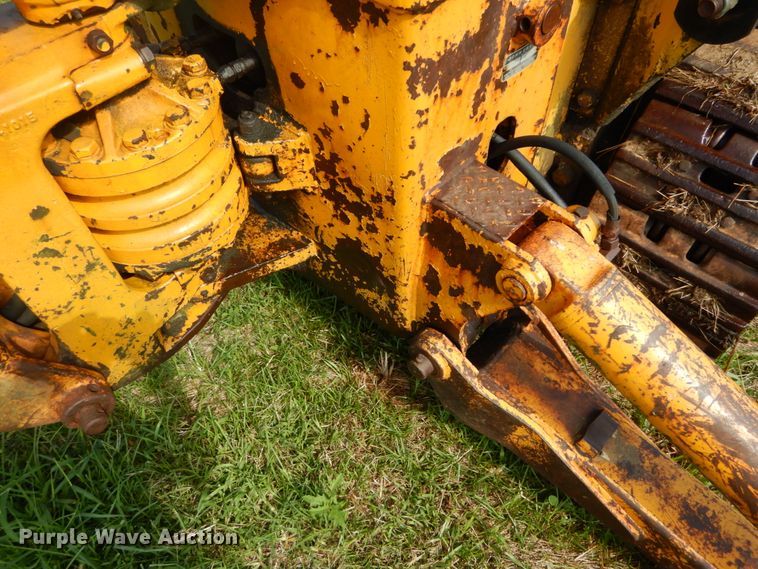 image for item DH2038 1971 John Deere 450B track loader