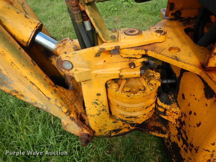 image for item DH2038 1971 John Deere 450B track loader
