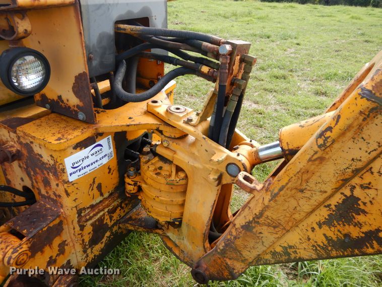 image for item DH2038 1971 John Deere 450B track loader