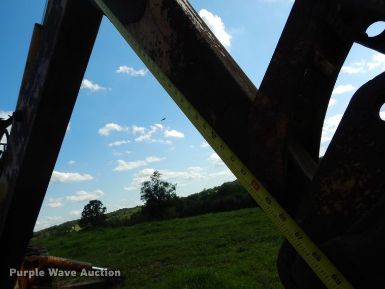 image for item DH2038 1971 John Deere 450B track loader